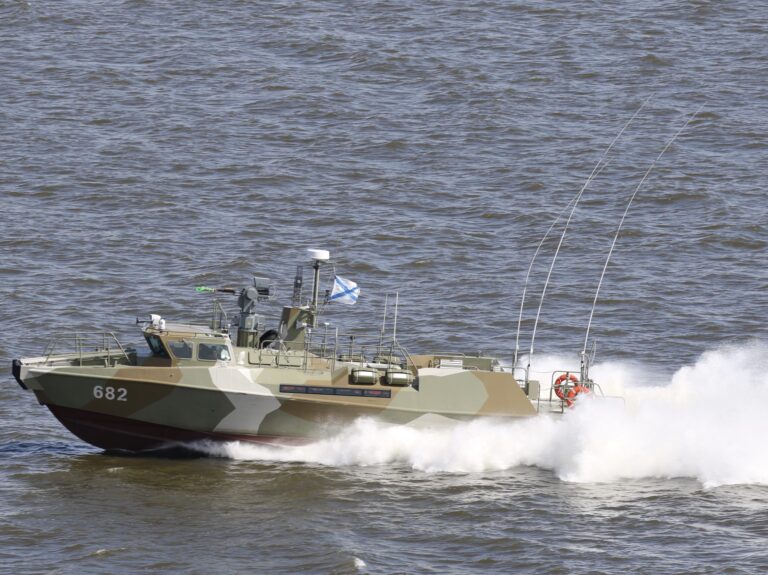 Russian Navy Raptor near Kronstadt scaled e