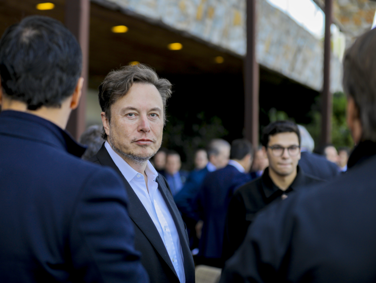 Conectividade e Proteção da Amazônia com Elon Musk e