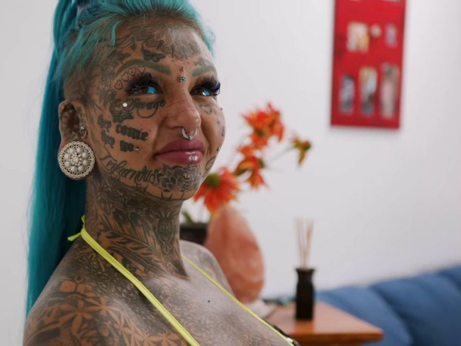 Woman who spent k getting per cent of her body tattooed describes herself as basic before in e