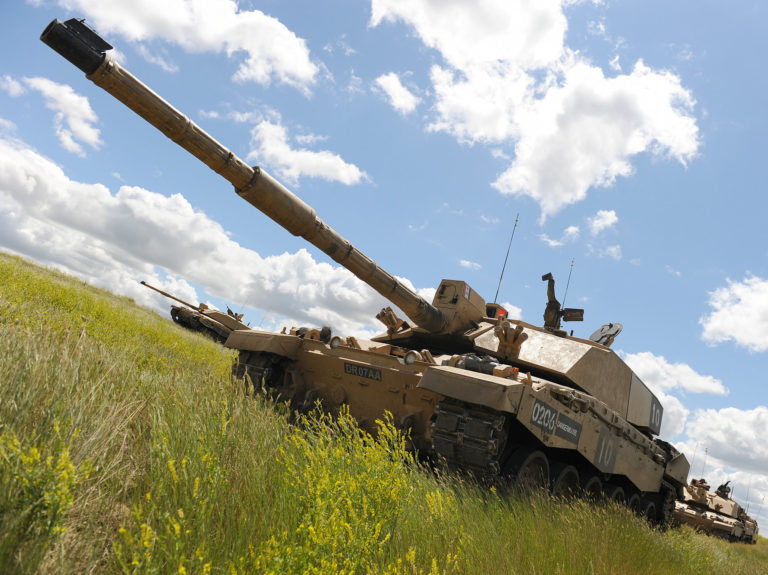 Challenger  Tank with  Mechanized Brigade in Canada MOD  e
