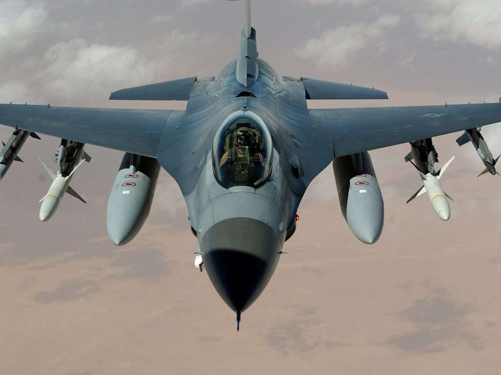 px F Fighting Falcon e