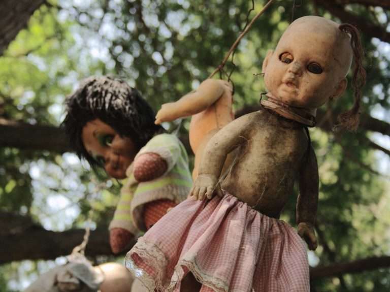 Xochimilco Dolls Island e